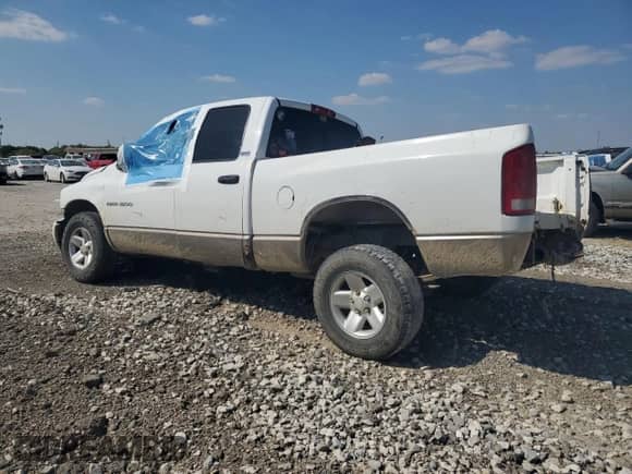 2002 Dodge 1500 z VIN 1D7HU18N62J136536, wystawiony jako Copart lot #69820665 z przebiegiem 222 110 mil mil oraz Czysty tytuł • Clean title. Historia ofert i sprzedaży dostępna na DreamBid. Obrazek 2.