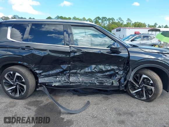 2024 Mitsubishi Outlander SEL with VIN JA4J3WA88RZ019188, listed as a IAAI auction lot 43293153 with 13,457 mi miles and . Bid and sale history available at DreamBid. Image 6.