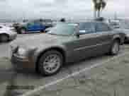 2010 Chrysler 300 Touring с VIN 2C3CA5CV9AH190252, выставлен на аукционе Copart как лот 84009125 с пробегом 135 849 миль миль и Списание • Salvage title. История ставок и продаж доступна на DreamBid. Изображение 1.
