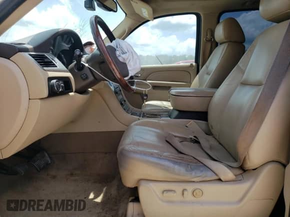2010 Cadillac Escalade ESV Premium with VIN 1GYUKJEF5AR218683, listed as a Copart auction lot 55533974 with 245,499 mi miles and Salvage title. Bid and sale history available at DreamBid. Image 7.
