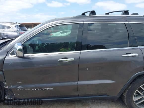 2021 Jeep Grand Cherokee Limited with VIN 1C4RJEBG8MC595471, listed as a IAAI auction lot 42079952 with 49,173 mi miles and . Bid and sale history available at DreamBid. Image 14.