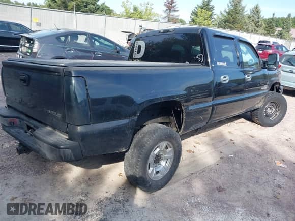 2006 Chevrolet Silverado 2500HD LT3 с VIN 1GCHK23D46F258809, выставлен на аукционе IAAI как лот 43330095 с пробегом 253 924 миль миль и . История ставок и продаж доступна на DreamBid. Изображение 4.