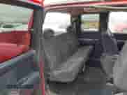 2000 GMC Sierra 1500 SLE z VIN 1GTEC19T4YZ165637, wystawiony jako IAAI lot #42532810 z przebiegiem 180 104 mil mil oraz . Historia ofert i sprzedaży dostępna na DreamBid. Obrazek 8.