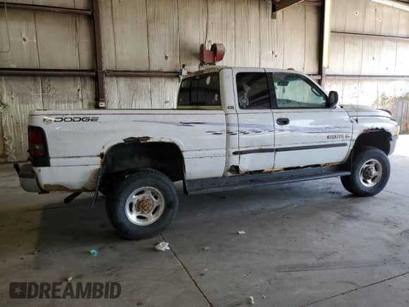 2000 Dodge 2500 with VIN 3B7KF23Z2YG101657, listed as a Copart auction lot 65680035 with Not provided miles and Clean title. Bid and sale history available at DreamBid. Image 3.