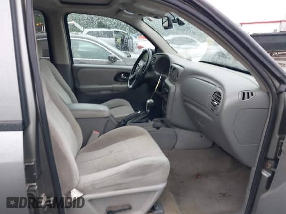 2006 Chevrolet TrailBlazer LS с VIN 1GNDT13S562225885, выставлен на аукционе IAAI как лот 42248419 с пробегом 145 292 миль миль и . История ставок и продаж доступна на DreamBid. Изображение 5.