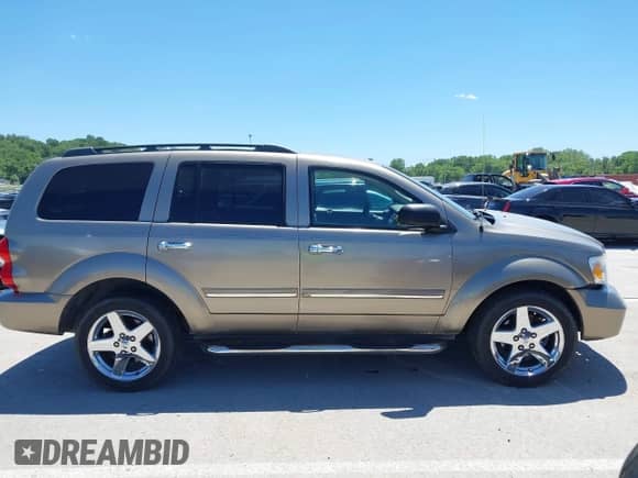 2007 Dodge Durango Limited with VIN 1D8HB58277F572742, listed as a IAAI auction lot 42308474 with 179,410 mi miles and . Bid and sale history available at DreamBid. Image 13.