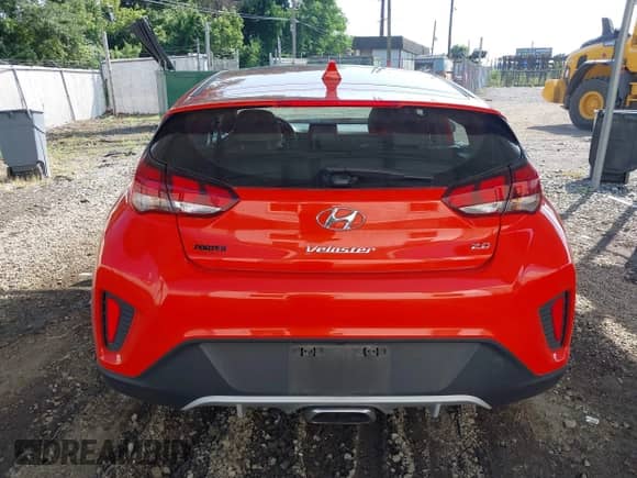 2019 Hyundai Veloster 2.0 z VIN KMHTG6AF9KU012363, wystawiony jako IAAI lot #42671234 z przebiegiem 46 928 mil mil oraz . Historia ofert i sprzedaży dostępna na DreamBid. Obrazek 17.