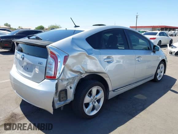 2013 Toyota Prius One z VIN JTDKN3DU7D5562835, wystawiony jako IAAI lot #42598941 z przebiegiem 104 292 mil mil oraz . Historia ofert i sprzedaży dostępna na DreamBid. Obrazek 6.