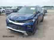 2022 Chevrolet TrailBlazer LT z VIN KL79MPS25NB014245, wystawiony jako IAAI lot #42877363 z przebiegiem 67 925 mil mil oraz . Historia ofert i sprzedaży dostępna na DreamBid. Obrazek 17.