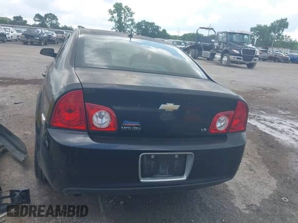 2009 Chevrolet Malibu 1FL z VIN 1G1ZG57B29F260412, wystawiony jako IAAI lot #42683666 z przebiegiem 155 871 mil mil oraz . Historia ofert i sprzedaży dostępna na DreamBid. Obrazek 17.