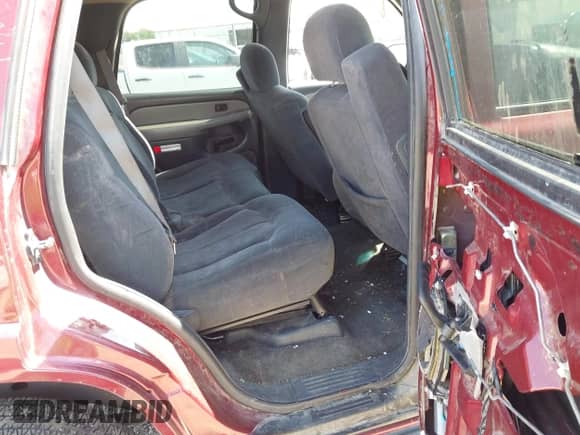 2002 Chevrolet Tahoe LT z VIN 1GNEK13Z52J186218, wystawiony jako IAAI lot #43062315 z przebiegiem 244 320 mil mil oraz . Historia ofert i sprzedaży dostępna na DreamBid. Obrazek 8.