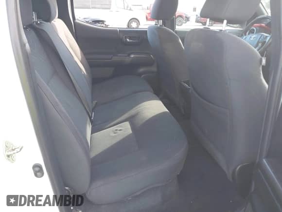 2017 Toyota Tacoma SR5 z VIN 5TFCZ5AN9HX062140, wystawiony jako IAAI lot #43557897 z przebiegiem 172 119 mil mil oraz . Historia ofert i sprzedaży dostępna na DreamBid. Obrazek 8.