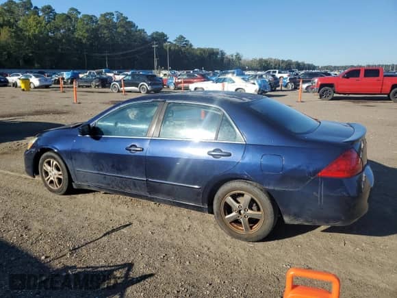 2007 Honda Accord EX with VIN 1HGCM56747A169589, listed as a Copart auction lot 87196915 with 209,795 mi miles and Salvage title. Bid and sale history available at DreamBid. Image 2.