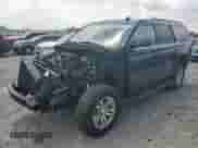 2019 Chevrolet Tahoe LS z VIN 1GNSKAKC2KR338635, wystawiony jako Copart lot #63551594 z przebiegiem Nie podano mil oraz Szkoda całkowita • Salvage title. Historia ofert i sprzedaży dostępna na DreamBid. Obrazek 1.