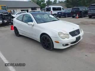 2005 Mercedes-Benz C 230 Kompressor z VIN WDBRN40J65A691009, wystawiony jako IAAI lot #42763934 z przebiegiem 163 633 mil mil oraz . Historia ofert i sprzedaży dostępna na DreamBid. Obrazek 1.