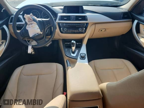 2018 BMW 3 Series 320i z VIN WBA8E1G52JNU89773, wystawiony jako Copart lot #69499455 z przebiegiem 78 080 mil mil oraz Nie do naprawy • Non repairable. Historia ofert i sprzedaży dostępna na DreamBid. Obrazek 8.