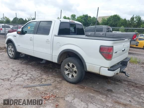 2013 Ford F-150 Lariat z VIN 1FTFW1ET2DKE50471, wystawiony jako IAAI lot #42607755 z przebiegiem Nie podano mil oraz . Historia ofert i sprzedaży dostępna na DreamBid. Obrazek 3.