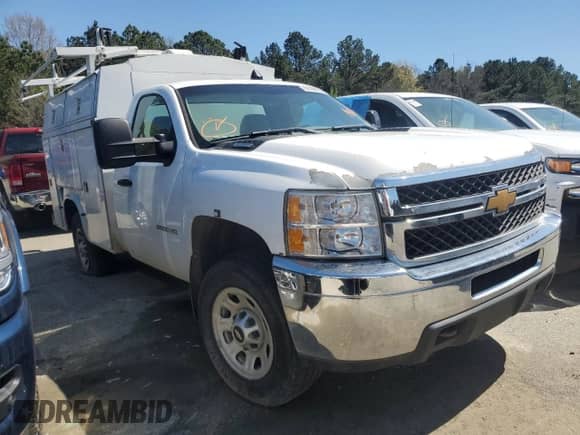 2012 Chevrolet Silverado 3500HD Work Truck z VIN 1GB3CZCG6CF184724, wystawiony jako Copart lot #52562015 z przebiegiem 182 833 mil mil oraz Czysty tytuł • Clean title. Historia ofert i sprzedaży dostępna na DreamBid. Obrazek 4.