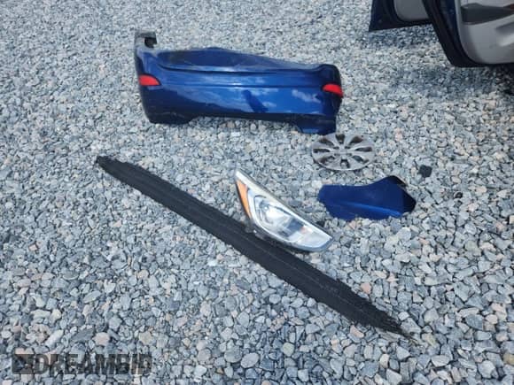 2015 Hyundai Accent GLS с VIN KMHCT4AE7FU916063, выставлен на аукционе Copart как лот 81143255 с пробегом 133 776 миль миль и На запчасти • Non repairable. История ставок и продаж доступна на DreamBid. Изображение 12.