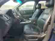 2012 Ford Explorer XLT z VIN 1FMHK7D8XCGA90495, wystawiony jako Copart lot #70927525 z przebiegiem 178 018 mil mil oraz Szkoda całkowita • Salvage title. Historia ofert i sprzedaży dostępna na DreamBid. Obrazek 7.