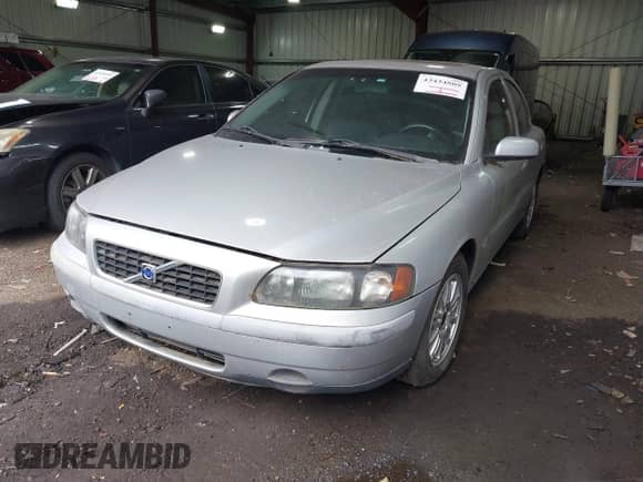 2004 Volvo S60 с VIN YV1RS61T842335279, выставлен на аукционе IAAI как лот 43434809 с пробегом 164 066 миль миль и . История ставок и продаж доступна на DreamBid. Изображение 2.