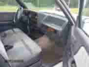 1993 Dodge Dakota S с VIN 1B7FL26X5PS202557, выставлен на аукционе IAAI как лот 42224806 с пробегом 87 871 миль миль и . История ставок и продаж доступна на DreamBid. Изображение 5.