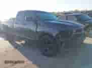 2018 Ram 1500 Express z VIN 1C6RR7FT5JS198871, wystawiony jako IAAI lot #41876526 z przebiegiem 110 805 mil mil oraz . Historia ofert i sprzedaży dostępna na DreamBid. Obrazek 1.