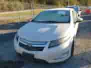 2013 Chevrolet Volt z VIN 1G1RB6E42DU145810, wystawiony jako IAAI lot #43510449 z przebiegiem 158 482 mil mil oraz . Historia ofert i sprzedaży dostępna na DreamBid. Obrazek 6.