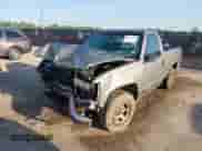 1998 GMC Sierra 1500 с VIN 1GTEC14W0WZ553723, выставлен на аукционе IAAI как лот 42033464 с пробегом 321 979 миль миль и . История ставок и продаж доступна на DreamBid. Изображение 17.