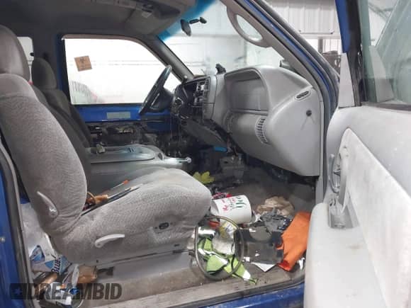 1997 GMC Sierra 1500 с VIN 1GTEK19R7VE553326, выставлен на аукционе IAAI как лот 41059418 с пробегом 226 853 миль миль и . История ставок и продаж доступна на DreamBid. Изображение 5.