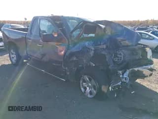 2020 Ram 1500 Big Horn z VIN 1C6SRFBT7LN190385, wystawiony jako IAAI lot #40705886 z przebiegiem 83 218 mil mil oraz . Historia ofert i sprzedaży dostępna na DreamBid. Obrazek 1.