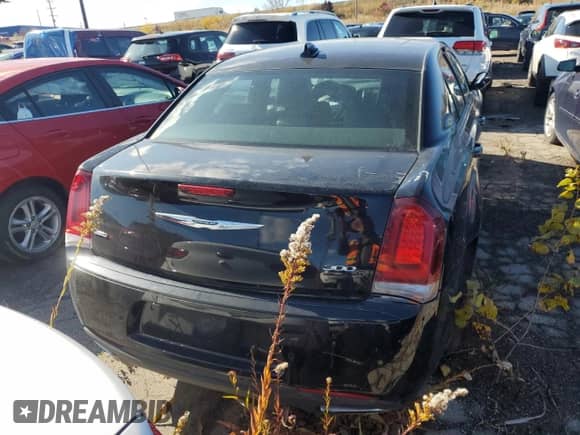 2018 Chrysler 300 S с VIN 2C3CCAGG1JH165621, выставлен на аукционе Copart как лот 90070555 с пробегом 60 628 миль миль и Списание • Salvage title. История ставок и продаж доступна на DreamBid. Изображение 6.