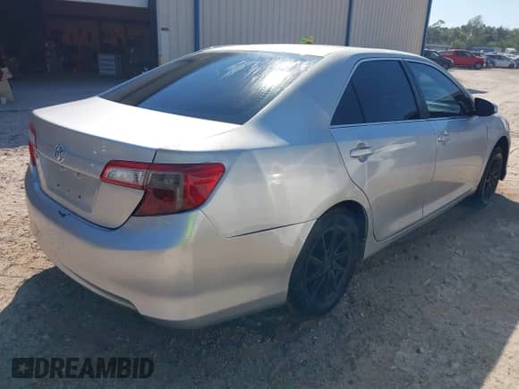 2014 Toyota Camry L с VIN 4T4BF1FK2ER440325, выставлен на аукционе IAAI как лот 43327460 с пробегом 126 798 миль миль и . История ставок и продаж доступна на DreamBid. Изображение 4.