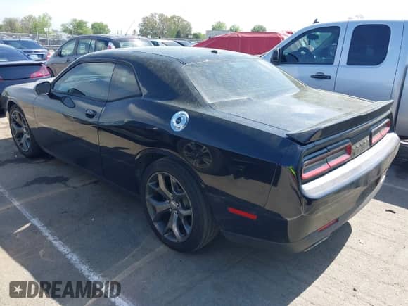 2015 Dodge Challenger SXT z VIN 2C3CDZAG5FH770530, wystawiony jako IAAI lot #41971010 z przebiegiem 144 803 mil mil oraz . Historia ofert i sprzedaży dostępna na DreamBid. Obrazek 3.