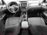 2013 Subaru Forester X z VIN JF2SHABC2DG428777, wystawiony jako Copart lot #52517655 z przebiegiem 131 275 mil mil oraz Szkoda całkowita • Salvage title. Historia ofert i sprzedaży dostępna na DreamBid. Obrazek 8.