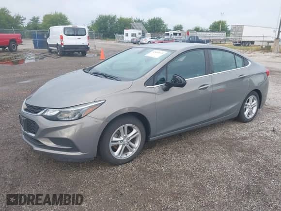 2018 Chevrolet Cruze LT с VIN 1G1BE5SMXJ7247499, выставлен на аукционе IAAI как лот 42853055 с пробегом 76 549 миль миль и . История ставок и продаж доступна на DreamBid. Изображение 2.