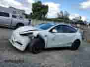 2021 Tesla Model Y Long Range with VIN 5YJYGDEE8MF092993, listed as a Copart auction lot 81125165 with 47,072 mi miles and Non repairable. Bid and sale history available at DreamBid. Image 1.