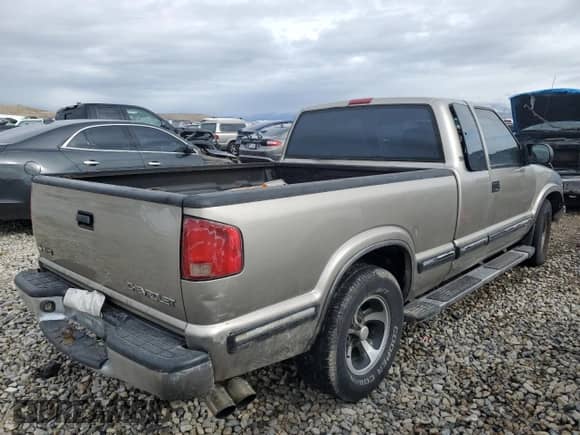 1998 Chevrolet S-10 LS с VIN 1GCCS1941W8166962, выставлен на аукционе Copart как лот 45359325 с пробегом Не указан миль и Списание • Salvage title. История ставок и продаж доступна на DreamBid. Изображение 3.