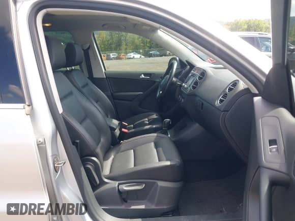 2011 Volkswagen Tiguan S with VIN WVGBV7AX4BW552207, listed as a IAAI auction lot 43156151 with 66,605 mi miles and . Bid and sale history available at DreamBid. Image 5.