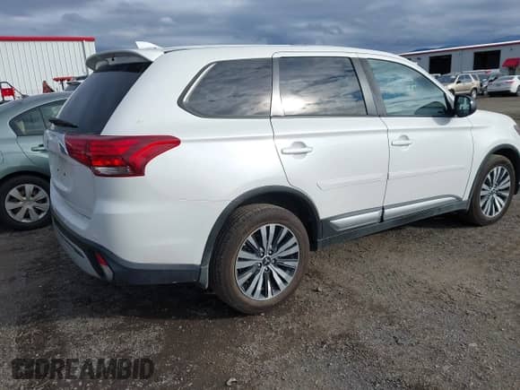 2020 Mitsubishi Outlander ES с VIN JA4AZ3A33LZ039132, выставлен на аукционе IAAI как лот 43420921 с пробегом 59 095 миль миль и . История ставок и продаж доступна на DreamBid. Изображение 4.