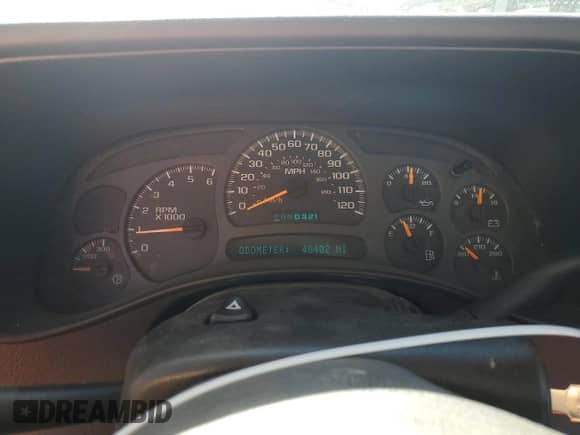 2003 Chevrolet Silverado 2500 Work Truck z VIN 1GCGC24UX3Z199329, wystawiony jako Copart lot #79735934 z przebiegiem 48 402 mil mil oraz Szkoda całkowita • Salvage title. Historia ofert i sprzedaży dostępna na DreamBid. Obrazek 9.