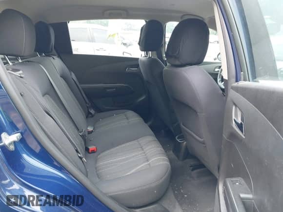 2012 Chevrolet Sonic LT z VIN 1G1JC6SH8C4209669, wystawiony jako IAAI lot #42671390 z przebiegiem 127 516 mil mil oraz . Historia ofert i sprzedaży dostępna na DreamBid. Obrazek 8.
