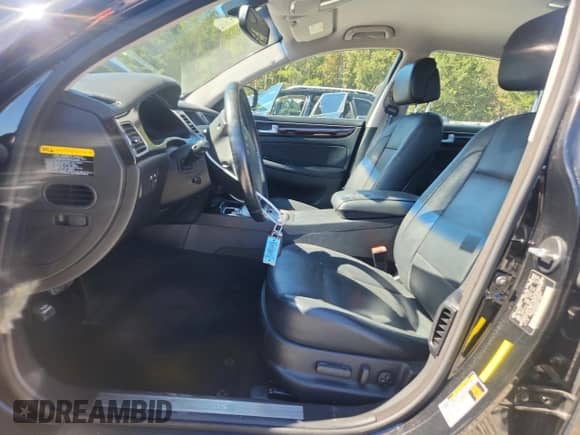 2013 Hyundai Genesis 3.8L with VIN KMHGC4DD2DU209860, listed as a Copart auction lot 85599405 with 109,943 mi miles and Salvage title. Bid and sale history available at DreamBid. Image 7.