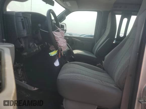 2025 Chevrolet Express Cargo with VIN 1GCWGAFP3S1214316, listed as a Copart auction lot 66820375 with 512 mi miles and Clean title. Bid and sale history available at DreamBid. Image 7.