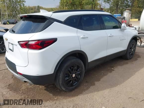 2022 Chevrolet Blazer LT with VIN 3GNKBHR45NS141869, listed as a IAAI auction lot 43447795 with 33,580 mi miles and . Bid and sale history available at DreamBid. Image 4.