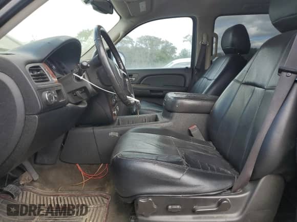2008 Chevrolet Suburban LTZ с VIN 1GNFC16058R125444, выставлен на аукционе Copart как лот 71880575 с пробегом 238 678 миль миль и Чистый • Clean title. История ставок и продаж доступна на DreamBid. Изображение 7.