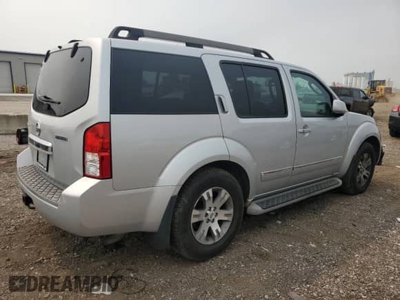 2011 Nissan Pathfinder Silver with VIN 5N1AR1NB3BC614600, listed as a Copart auction lot 58237445 with 124,697 mi miles and Salvage title. Bid and sale history available at DreamBid. Image 3.