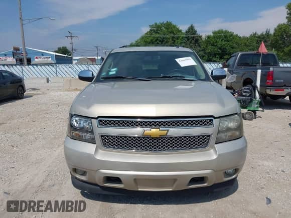 2010 Chevrolet Tahoe LTZ with VIN 1GNUKCE07AR179793, listed as a IAAI auction lot 42685592 with 179,028 mi miles and . Bid and sale history available at DreamBid. Image 12.