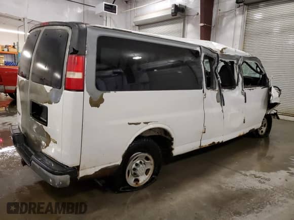 2009 Chevrolet Express Passenger z VIN 1GAHG39K491165750, wystawiony jako Copart lot #49175205 z przebiegiem 378 014 mil mil oraz Nie do naprawy • Non repairable. Historia ofert i sprzedaży dostępna na DreamBid. Obrazek 3.
