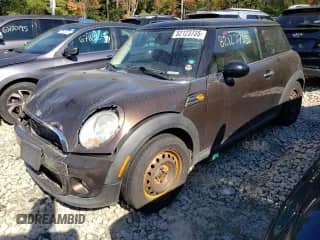 2011 MINI Hardtop with VIN WMWSU3C55BT181844, listed as a Copart auction lot 82123735 with 149,754 mi miles and Clean title. Bid and sale history available at DreamBid. Image 1.